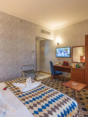 12-night-4-star-detroit-umrah-package